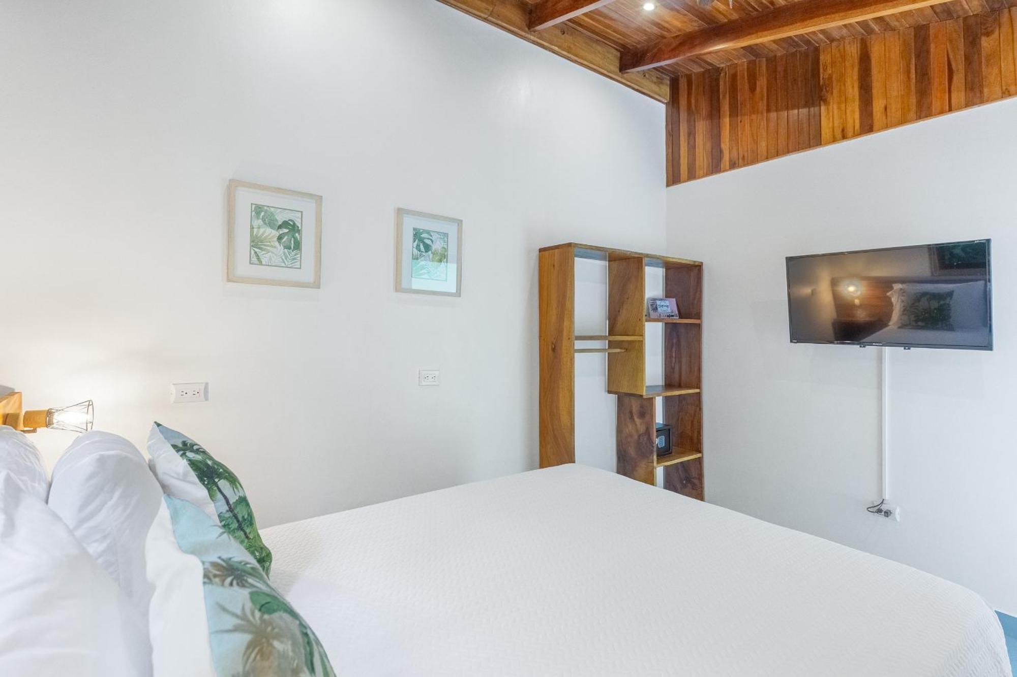 Makanas Beach Bungalows Playa Santa Teresa  Room photo