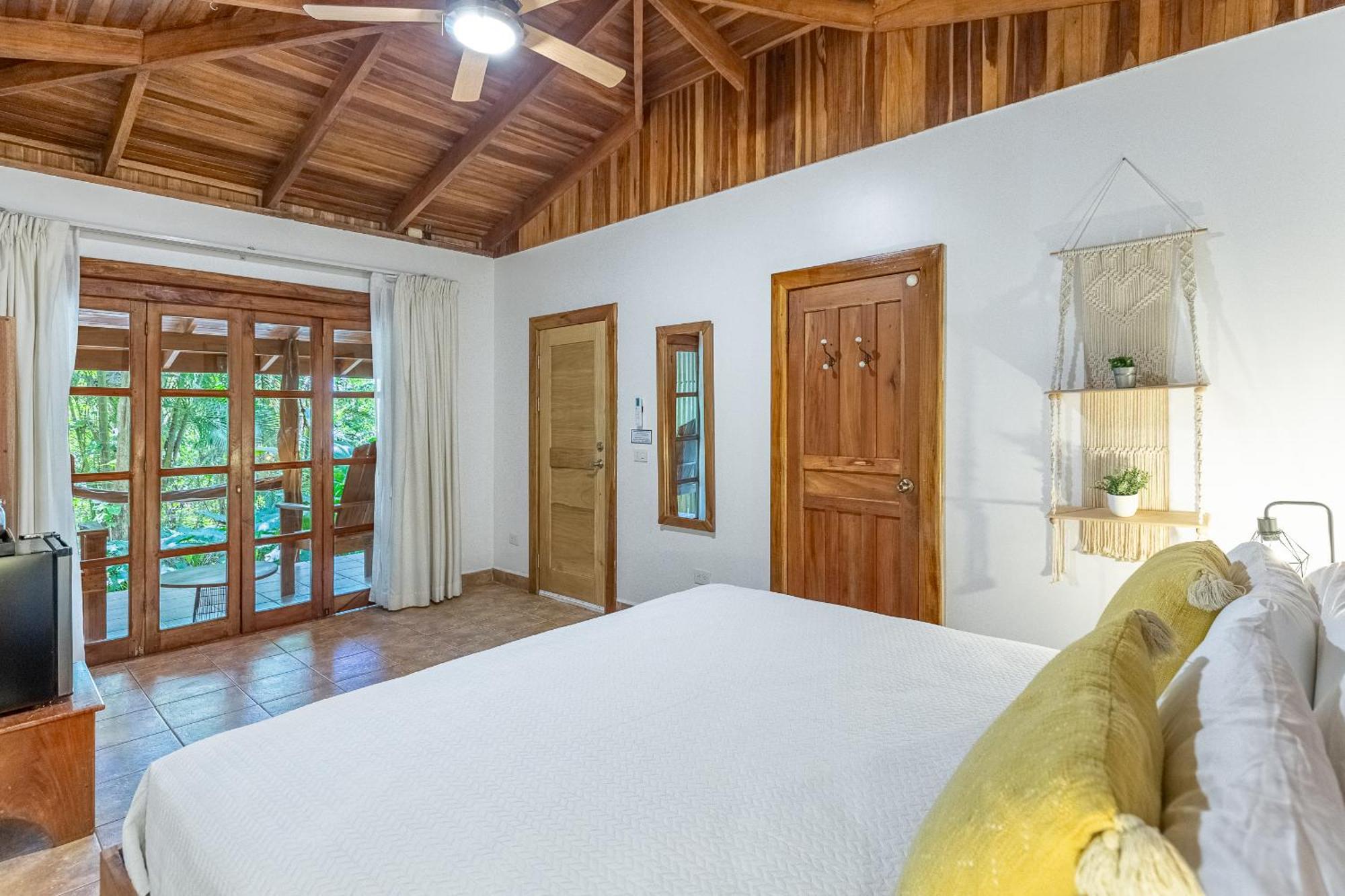 Makanas Beach Bungalows Playa Santa Teresa  Room photo