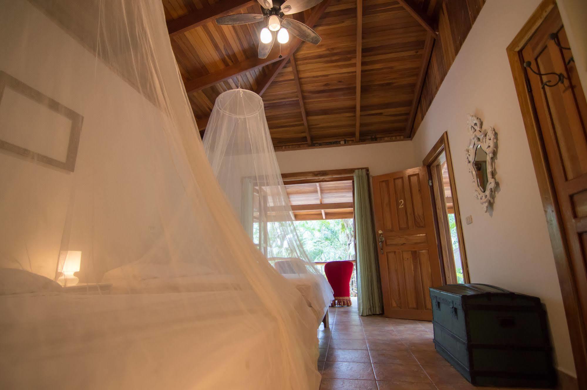 Makanas Beach Bungalows Playa Santa Teresa  Exterior photo